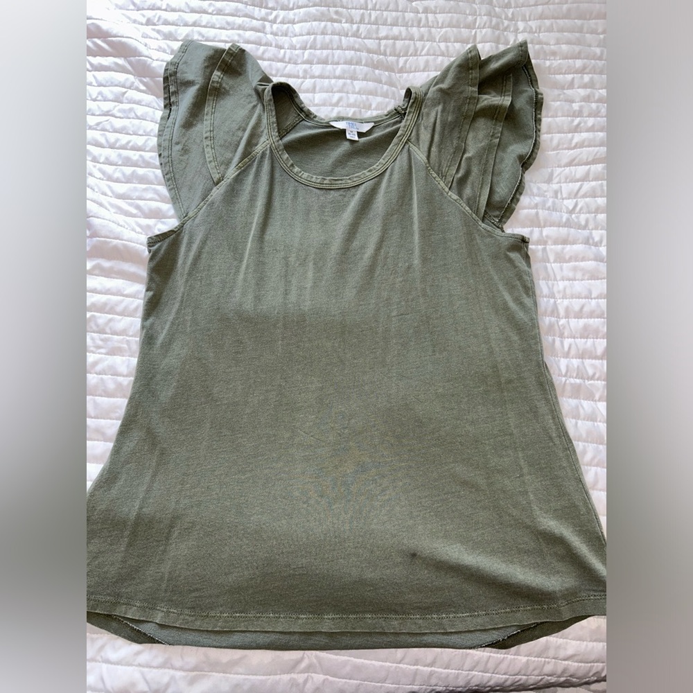 Super cute shirt for summer!! Size M